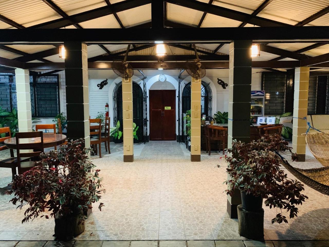 Matutina pensiónne Puerto Princesa Exterior foto