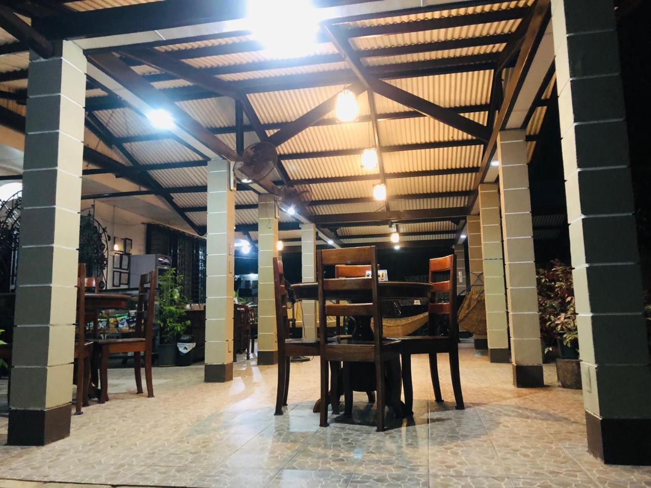 Matutina pensiónne Puerto Princesa Exterior foto
