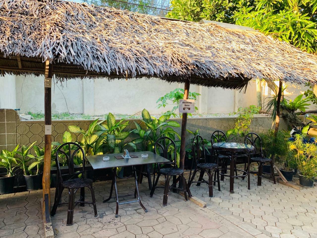 Matutina pensiónne Puerto Princesa Exterior foto